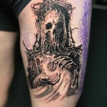 Moniques Tattoo-Arbeit vom DarkCarbon Tattoo-Studio in Bochum: Dark-Tattoo, Realismus Tattoo, black and grey Realismus, Skelett-Tattoo, tote Seele, Skull-Tattoo, Bones, Unterwelt